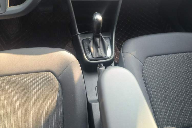 Used Volkswagen Santana 2015 Haval H6 1.6L Automatic Luxury Model
