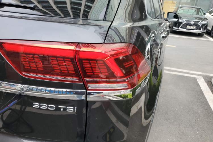 Used Volkswagen Teramont X 2021 330TSI Two-Wheel-Drive Prestige Luxury Edition
