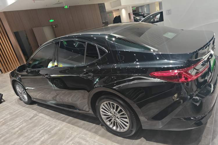 Used Toyota Camry 2024 Dual-Motor 2.0 HGVP Luxury Edition
