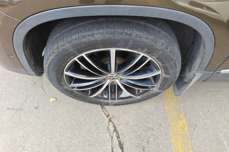 Used Volkswagen Tiguan 2015 2.0 TSI Automatic All-Wheel Drive Flagship Edition
