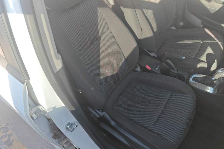 Used Buick Encore 2015 1.4T Automatic Two-Wheel Drive Urban Elite Version