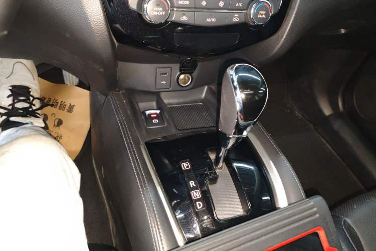 Used Nissan X-Trail 2023 Classic 2.0L Two-Wheel Drive Smart Connect Premium Edition