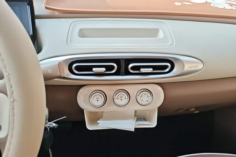 Used Wuling Hongguang MINIEV 2025 Four-Door Version Advanced Edition
