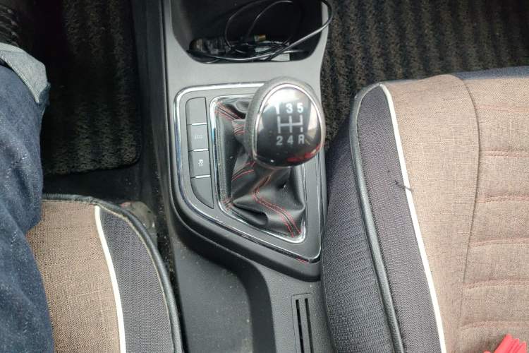 Used  Refine S2 2018 Smart Drive Edition 1.5L Manual Luxury Smart Model
