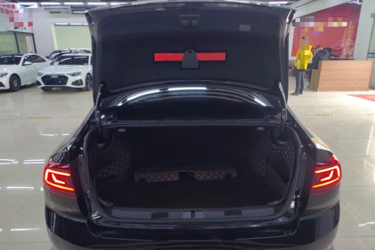 Used Volkswagen Magotan 2025 Zhongxiang Version 330TSI DSG Luxury Edition
