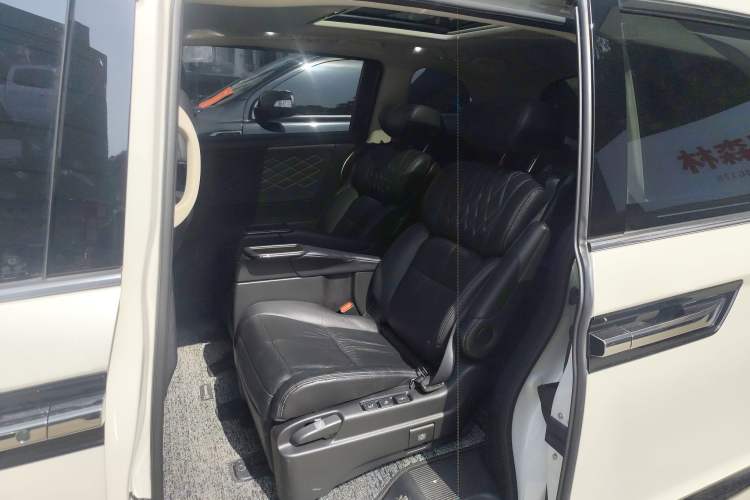 Used Honda Elysion 2019 2.0L Hybrid Supreme Edition
