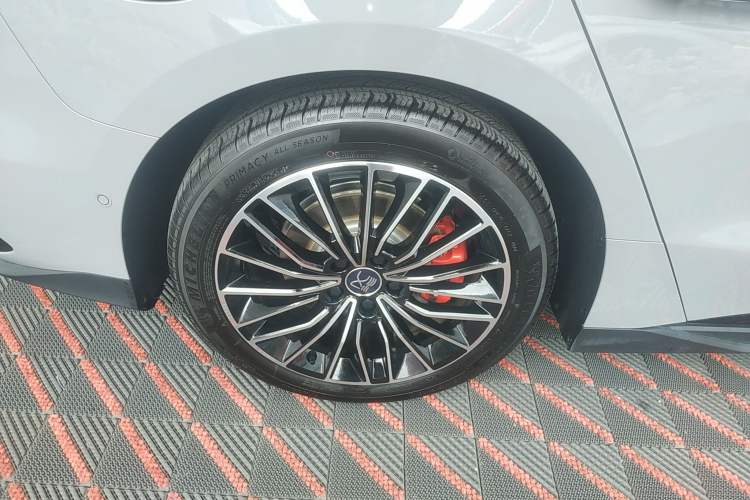 Used BYD Han 2025 EV with 701 km of Laser Radar-Enabled Intelligent Driving