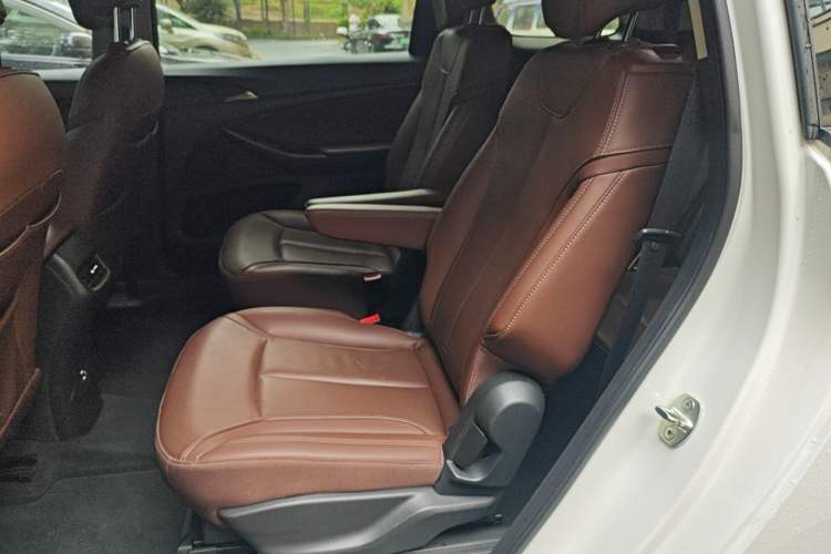 Used Buick GL6 2019 18T 6-Seater Connected Luxury Version China VI Standard
