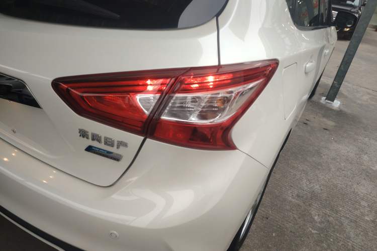 Used Nissan Tiida 2020 1.6L CVT Cool Edition
