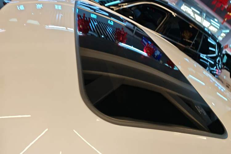 Used Lexus ES 2020 300h Premier Edition
