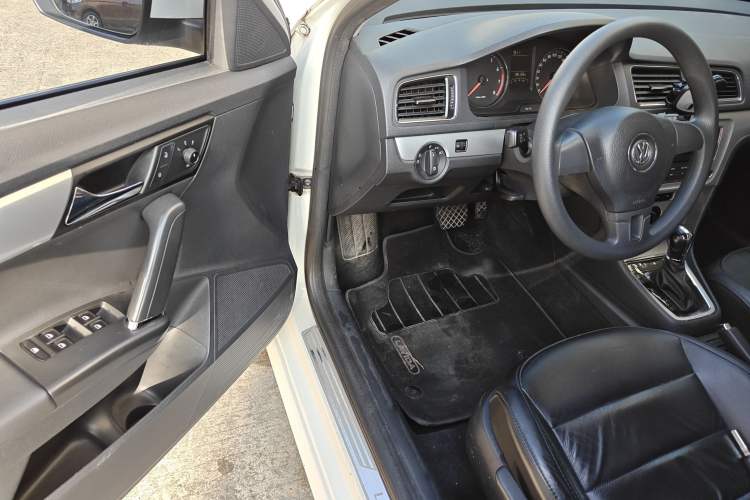 Used Volkswagen Gran Lavida 2013 1.6L Automatic Comfort Model
