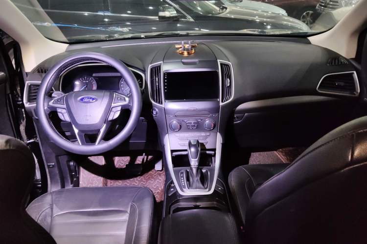 Used Ford Edge 2018 EcoBoost 245 Two-Wheel-Drive Platinum Edition 7-Seater China V Emission Standard