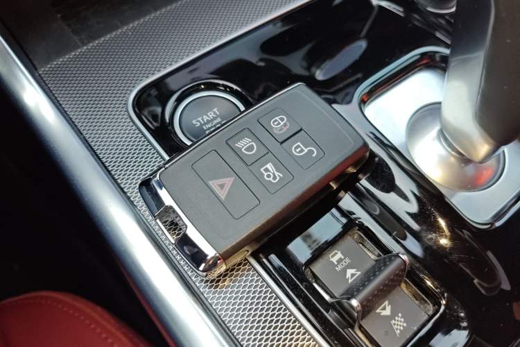 Used Jaguar XEL 2023 2.0T 250 PS R-DYNAMIC S Advanced Sport Edition
