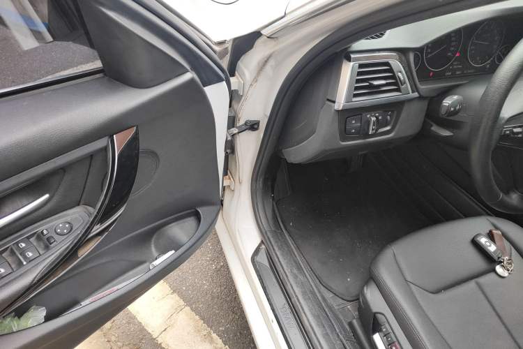 Used BMW 3 Series 2017 320Li Fashion Model
