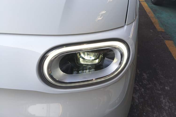 Used Wuling Hongguang MINIEV 2024 3rd Generation 215km Advanced Version
