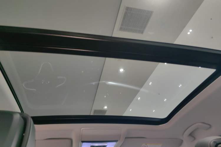 Used Volkswagen Passat 2025 Premium Version 380TSI Dragon Edition
