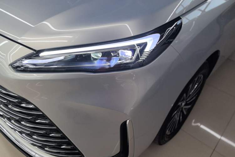 Used Buick GL8 New Energy 2025 Lushang First-Drive Edition 7-Seater
