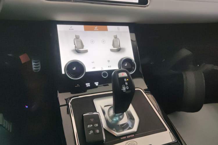 Used Land Rover Range Rover Evoque 2021 Range Rover Velar L 249PS R-Dynamic First Edition
