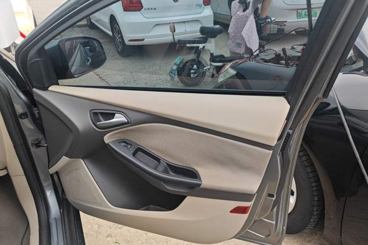 Used Ford Focus 2012 Sedan 1.6L Automatic Comfort Model