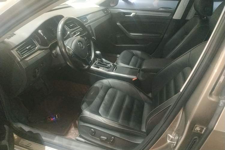 Used Volkswagen Passat 2016 330TSI DSG Luxury Edition
