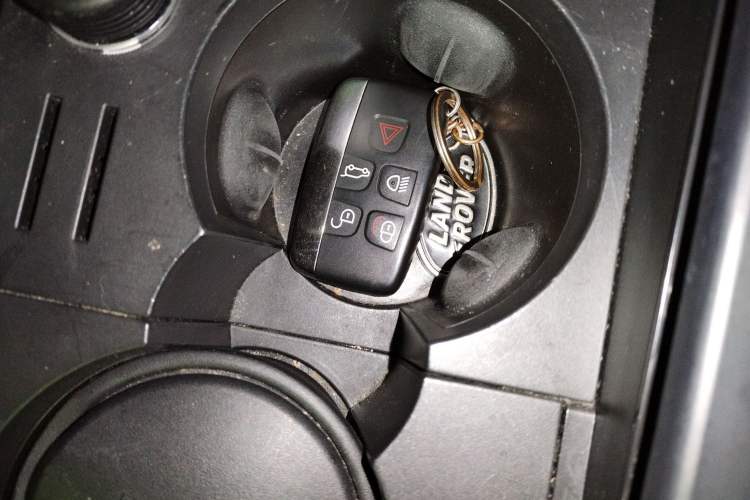 Used Land Rover Discovery Sport 2018 240 PS SE Version