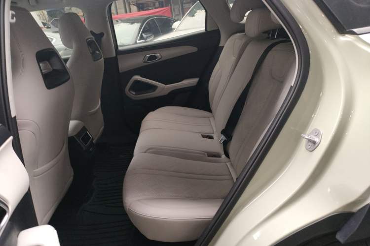 Used BYD Yuan UP 2025 Intelligent Driving Version 401 km Leading Edition