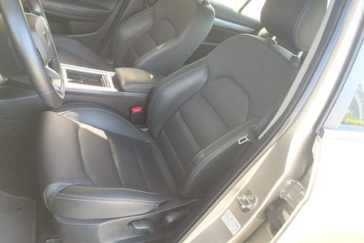 Used Geely Auto Emgrand 2019 Leading Edition 1.5L CVT Upward-Connected Model China VI Standard