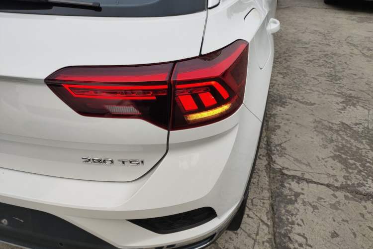 Used Volkswagen T-ROC 2022 280TSI DSG Two-Wheel Drive Elite PLUS