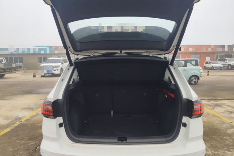 Used Volkswagen Tharu 2024 300TSI Two-Wheel-Drive Moon Luxury Edition
