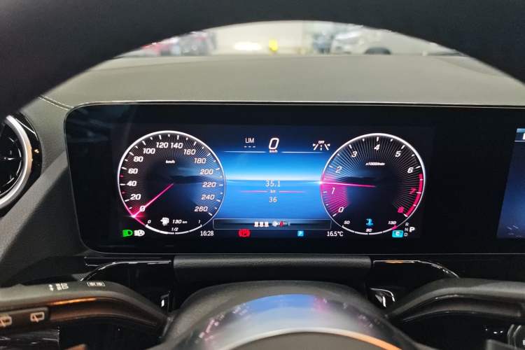 Used Mercedes-Benz GLA 2025 GLA 200
