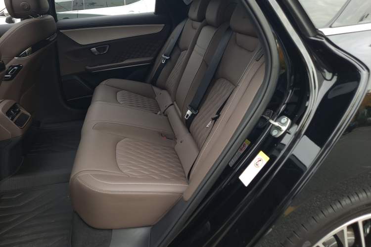 Used BYD Han 2024 EV Glory Edition 506KM Front-Wheel-Drive Premium Model
