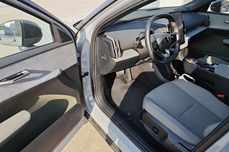 Used Volvo EX30 2025 Rear-Drive Long-Range Version Ultra
