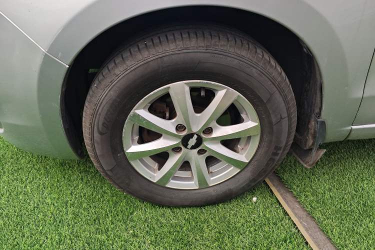 Used Chevrolet Sail 2013 Sedan 1.2L Manual Fashionable Happiness Edition
