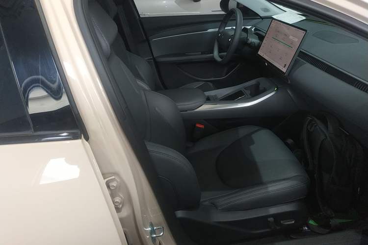 Used XPeng MONA M03 2024 620 with Ultra-Long Range
