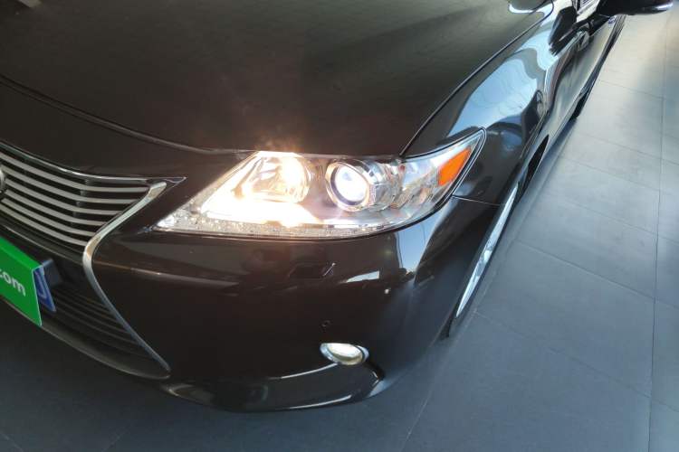 Used Lexus ES 2014 300h Elite Edition