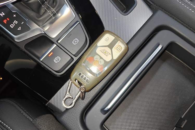 Used Audi Q5L 2023 40T Luxury Dynamic Model
