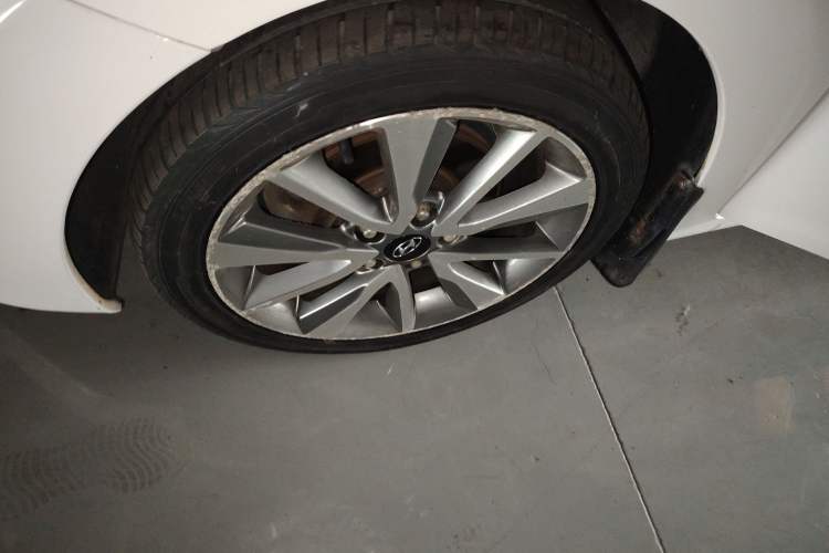 Used Hyundai Elantra 2015 1.6L Automatic Leading Model
