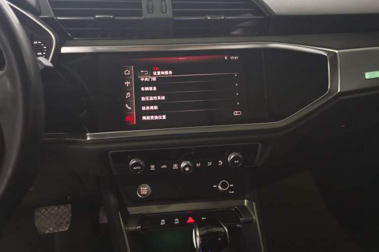 Used Audi Q3 2019 40 TFSI Fashion Dynamic Model
