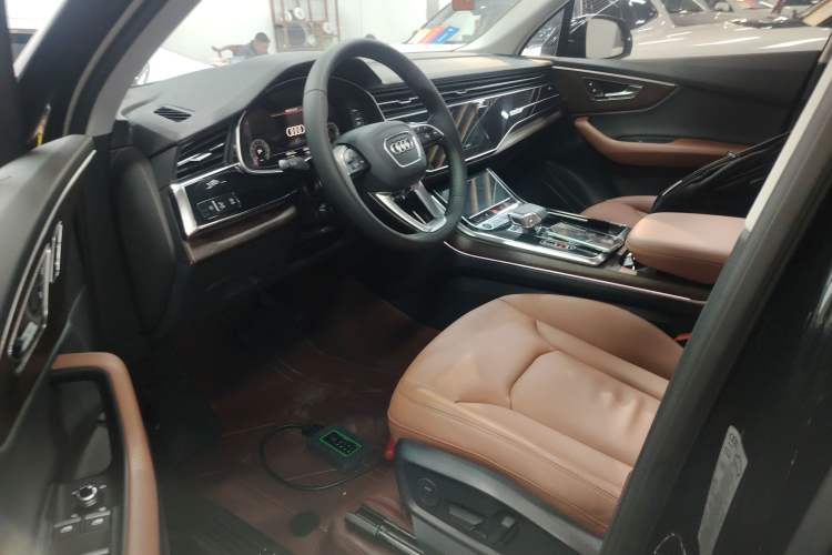 Used Audi Q7 2021 45 TFSI quattro S line Sport model
