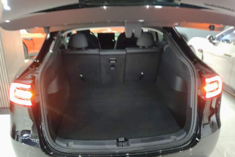 Used Tesla Model Y 2021 Long-Range All-Wheel-Drive Version