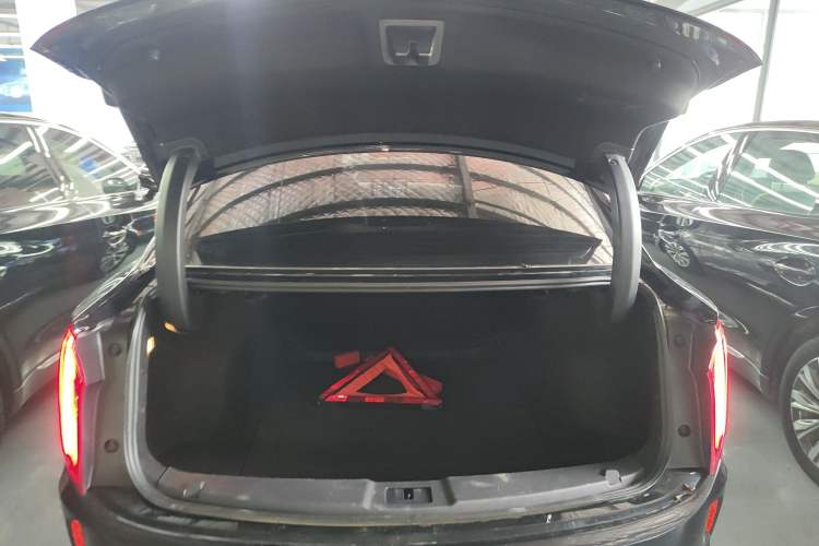 Used Hongqi E-QM5 2023 620km PLUS
