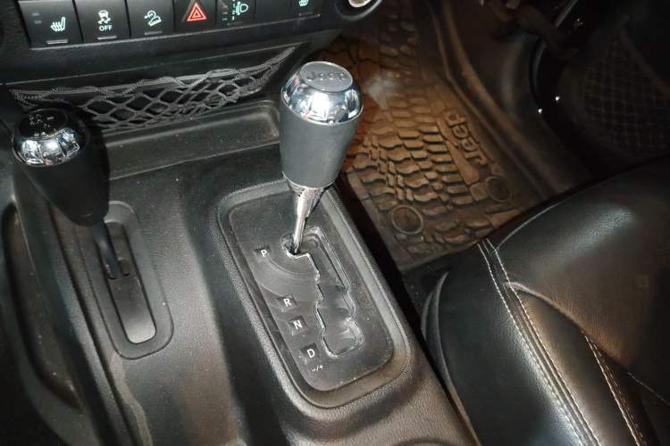 Used  Wrangler 2017 3.6L Rubicon Two-Door Comfort Edition
