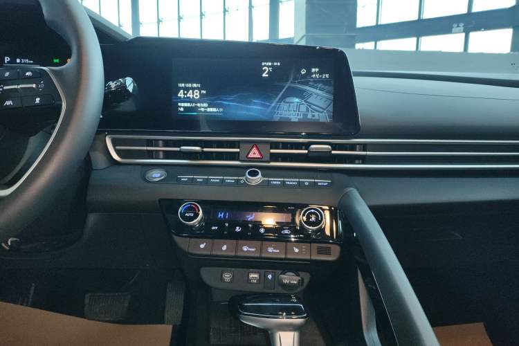 Used Hyundai Elantra 2023 1.5L CVT LUX Prestige Edition