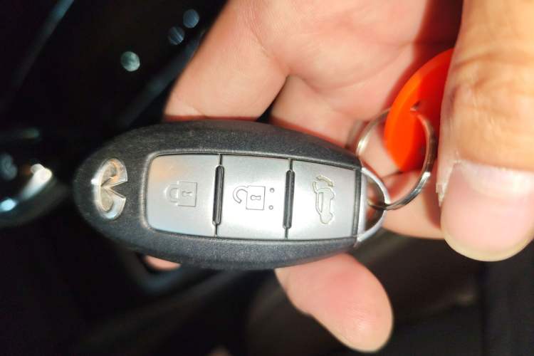 Used Infiniti QX60 (Import) 2016 2.5 S/C Hybrid Two-Wheel-Drive Excellence Edition China V Standard
