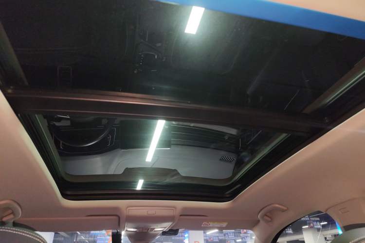 Used Volkswagen Tiguan L 2023 330TSI Automatic Two-Wheel Drive R-Line Enjoyment Edition
