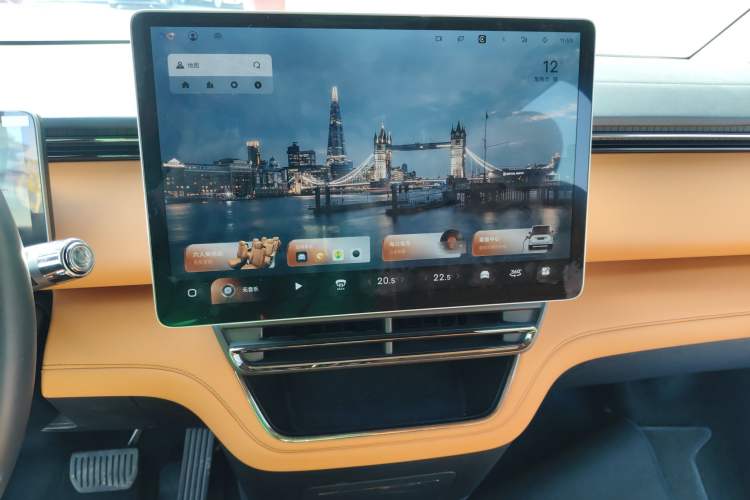 Used  LEVC L380 2024 140-Degree 8-Seater Four-Wheel Drive Max
