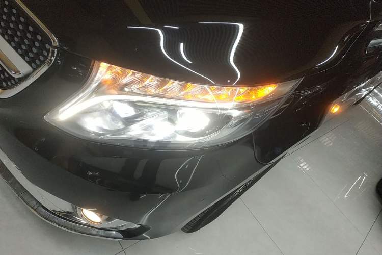 Used Mercedes-Benz Vito 2018 2.0T Business Version China VI Emission Standard
