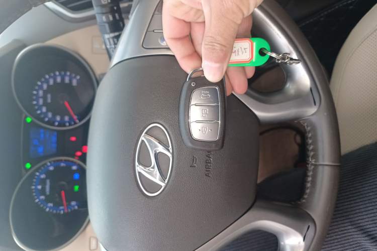 Used Hyundai ix35 2013 2.0L Automatic Two-Wheel Drive Smart GLS China IV Standard
