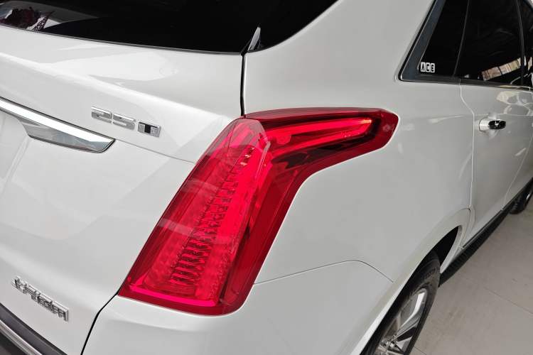 Used Cadillac XT5 2016 25T Luxury Model