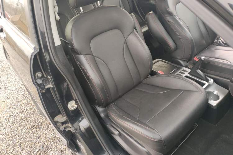 Used Haval H6 2015 Upgraded Model 1.5T Manual Two-Wheel Drive Elite Version